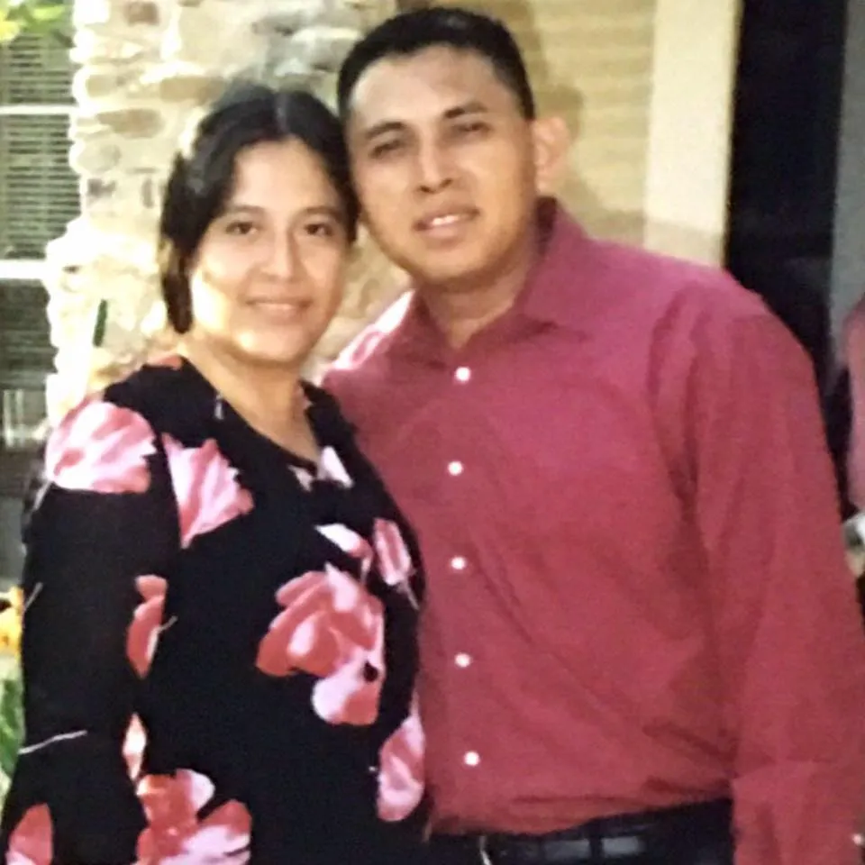 Pastores José Luis y Melisa Canales