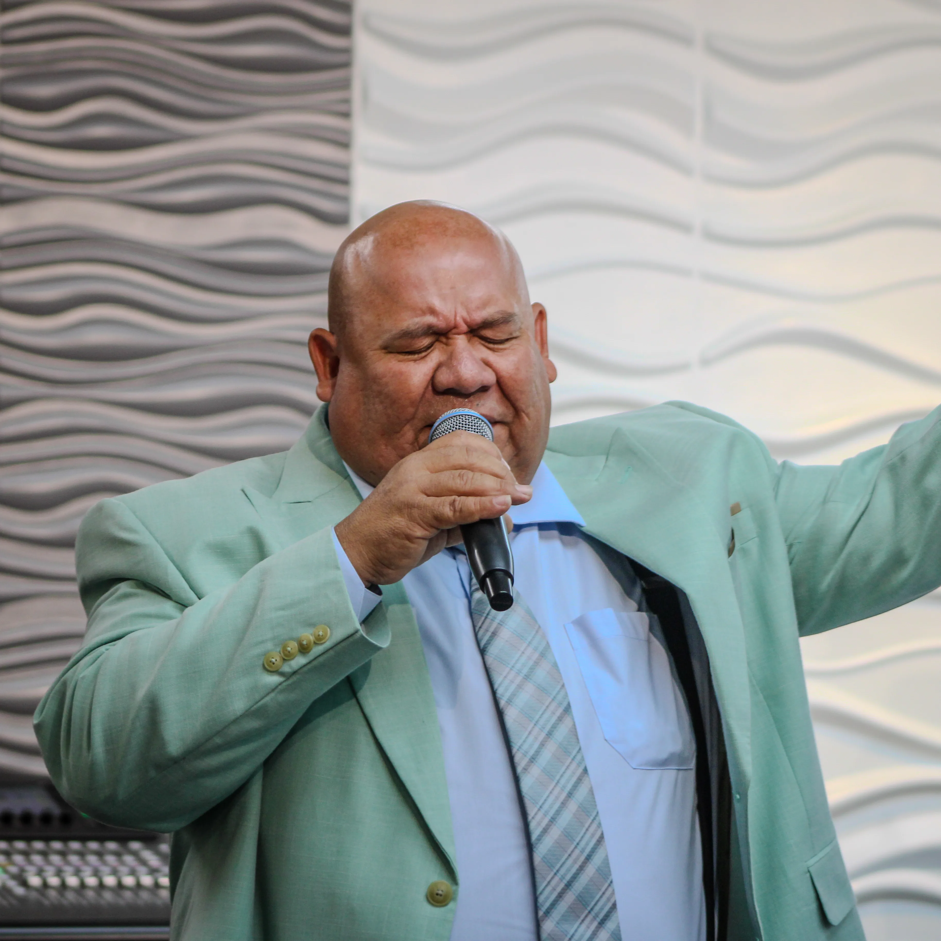 Roberto Flores